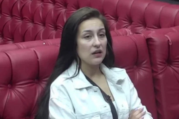 PRISILJAVAO JE DA MATOROJ PSUJE MRTVU MAJKU! Stravično priznanje Stefani Grujić - monstruozni detalji o odnosu sa Munjezom!