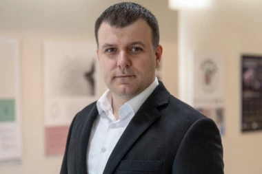 KLJUČNO JE DA NOVA VLADA FUNKCIONIŠE KAO JEDINSTVEN TIM! Memić se oglasio za Republiku: Pred nama nastavak važnih projekata!