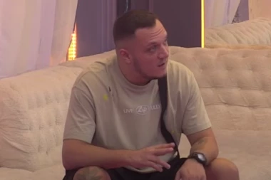 TOTALNO UNIŠTENJE GASTOZA U PROGRAMU, KARIĆ GA URNISAO PRED SVIMA: Skandal usred emisije, Marinković doživeo napad histerije!