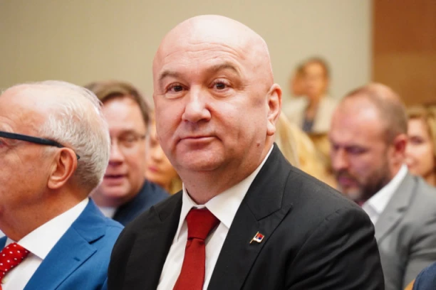 Ministar Popović: Dok god živi vera u vaskrslog Hrista, postoji i nada u pobedu dobra