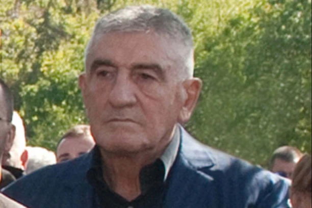 GOSPODAR IZ SENKE ZAPOČEO RAT KOTOSRDKIH KLANOVA! Skrivao Šarića, pa hteo da iskoristi njegovu mrežu da uništi "škaljarce"!