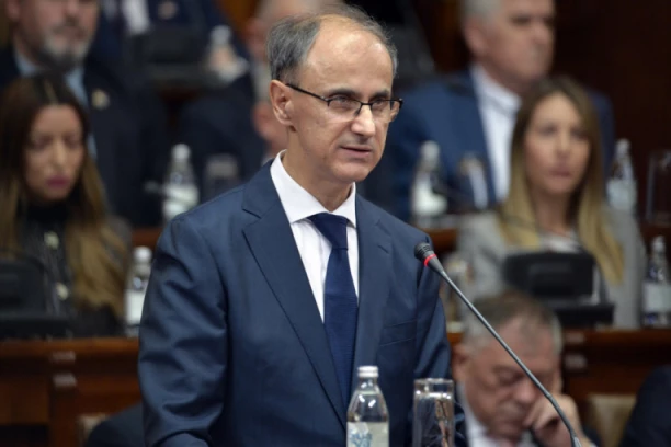 "MORA DA SE ZNA KO JE UČENIK, KO STUDENT, KO PROFESOR" Macut o odgovornosti, planovima, ali i NAJVAŽNIJOJ REFORMI!