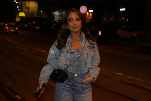 MILICA JOKIĆ TUGUJE NA USKRS: Pevačica slomljena zbog GUBITKA DRAGE OSOBE!