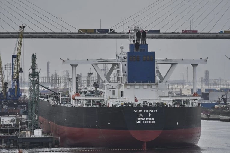 "PAROLA: SNAĐI SE": Evo kako zaustavljeni brodovi uspevaju da nastave put i izbegnu IRANSKO BOMBARDOVANJE