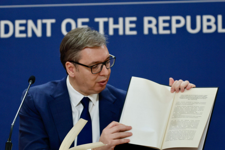 SRAM VAS BILO! Vučić taži odgovornost svih koji su lagali o zvučnom topu: OVO JE DETALJAN IZVEŠTAJ FSB-A!