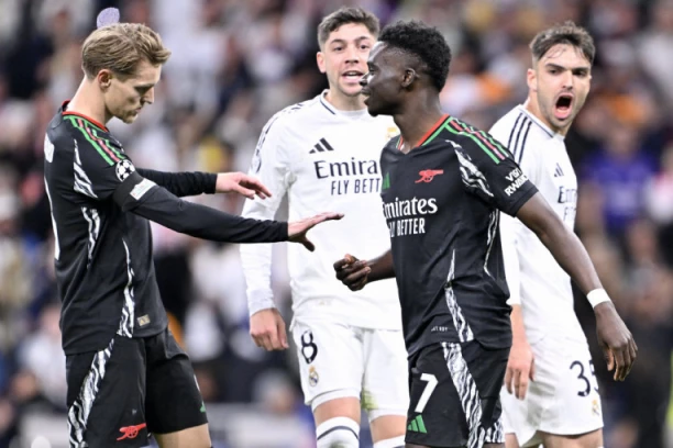 KIŠA GOLOVA NA MEACI - INTER NASTAVIO FANTASTIČAN NIZ! Arsenal srušio kralja u njegovom takmičenju!