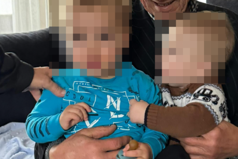 Veljko Ražnatović sa sinovima