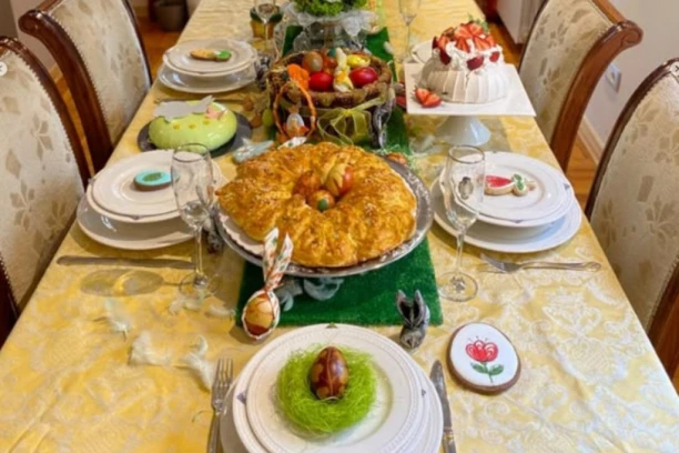 VASKRŠNJA TRPEZA KOD PRAVOSLAVACA! Jedna vrsta mesa bi obavezno trebalo da se nađe na stolu - najdetaljniji recepti za predjela, čorbu, glavno jelo i DESERT! (FOTO)