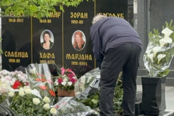 POTRESNA SCENA NA NOVOM GROBLJU! Muž Hafe Karić se SLOMIO na grobu supruge! (VIDEO)