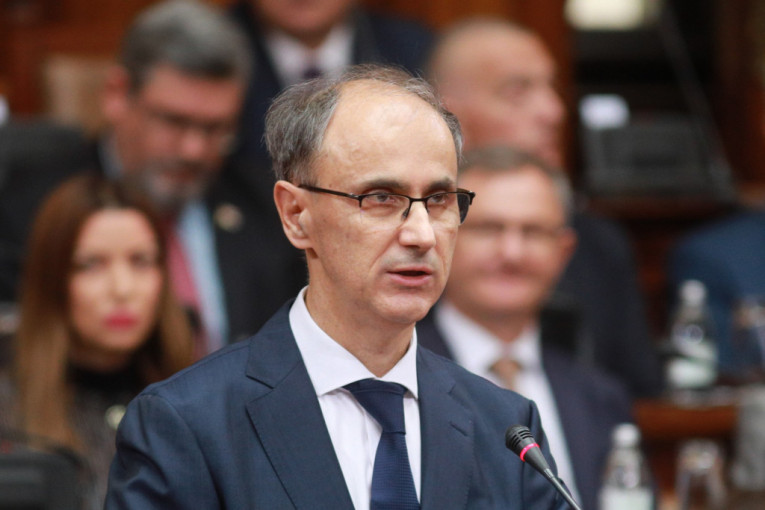 PREMIJER ĐURO MACUT PRISUSTVUJE SAHRANI PAPE FRANJE! Potvrđeno prisustvo još 130 stranih delegacija!