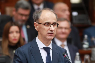 PREMIJER ĐURO MACUT PRISUSTVUJE SAHRANI PAPE FRANJE! Potvrđeno prisustvo još 130 stranih delegacija!