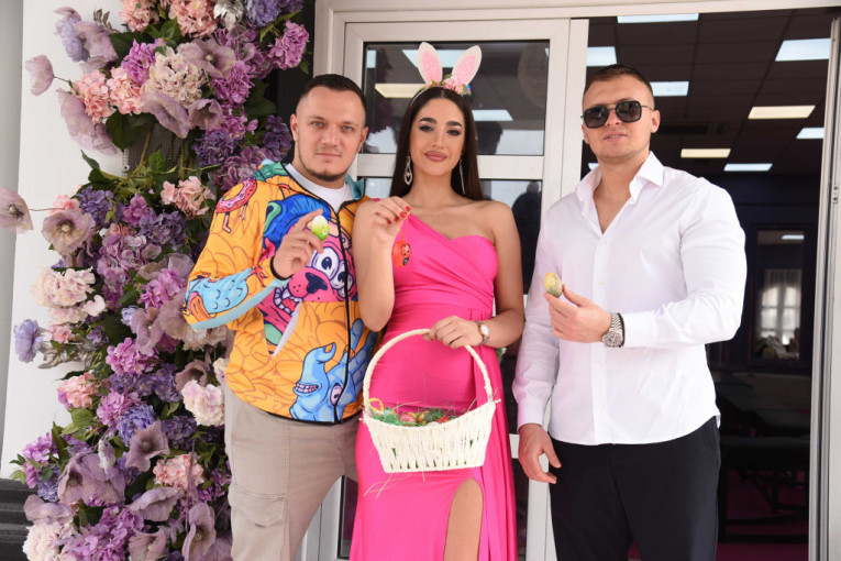 Gastoz, Anđela i Karić