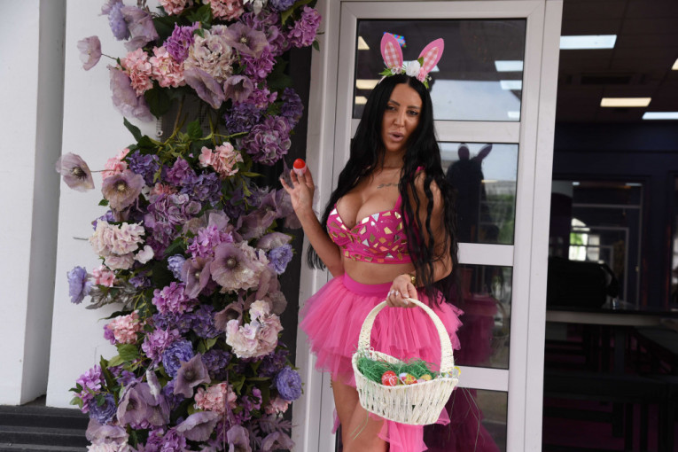 Uskršnje fotke Slađe Lazić