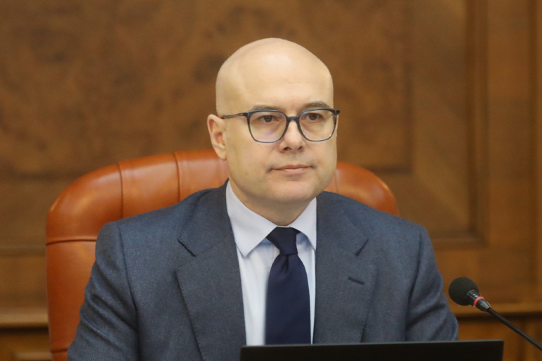 "SIGURAN SAM U JOŠ JEDNU POTVRDU VELIKE PODRŠKE GRAĐANA"! Miloš Vučević pozvao građane Zaječara da glasaju za listu "Ne damo Srbiju-Aleksandar Vučić".!