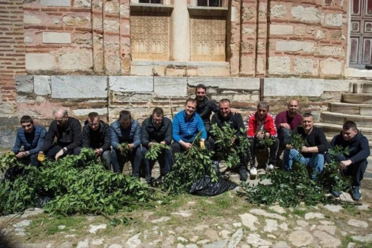 TAJNA DREVNIH VASKRŠNJIH OBIČAJA UZ KOJE SE HILANDAR PRIPREMA ZA NAJVEĆI PRAZNIK: Jedini dan kada svaki vernik može da zvoni crkvenim zvonom
