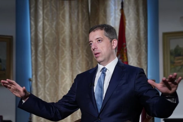 ĐURIĆ BRUTALNO OPOVRGNUO BORKA STEFANOVIĆA: Objavio pozivnicu Donalda Trampa upućenu predsedniku Srbije, a evo zašto Vučić nije otišao! (FOTO)