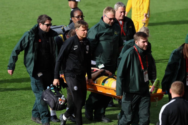 DRAMA NA OSTRVU! Fudbaler Brajtona ostao bez daha nakon brutalne povrede!