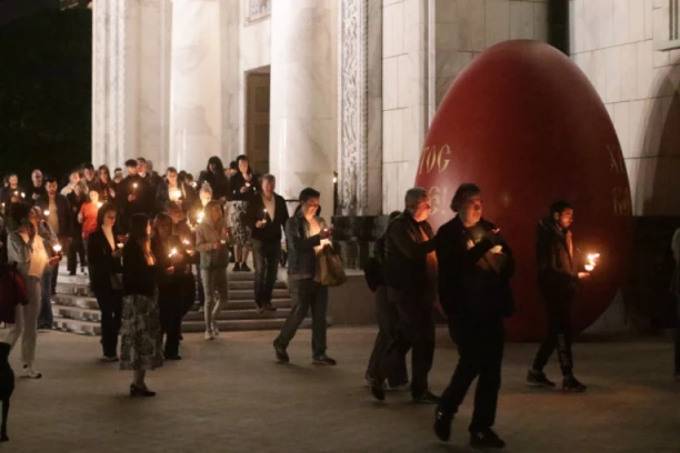 SLAVI SE USKRS! Širom Srbije postoji mnogo OBIČAJA - evo šta se radi sa puknutim JAJIMA, a ovo ne smete da preskočite!