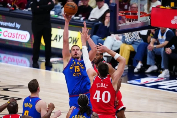 MOĆNE REČI NIKOLE JOKIĆA! Ovako se Srbin obratio saigračima pre meča (VIDEO)