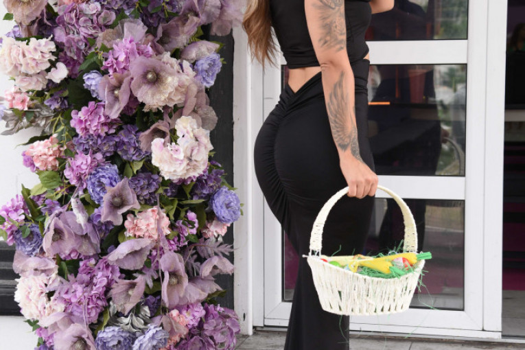 Uskršnje fotke Aneli Ahmić