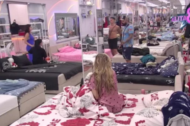 "Ti SI BOLESTAN": Aneli izlazi para na uši zbog Luke - Sandra ponovo umešala prste, pa im UNIŠTILA vezu!