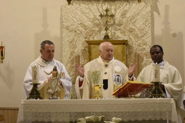 PREDVODEĆI USKRŠNJE MISNO SLAVLJE U SRCU BEOGRADA, KARDINAL NEMET PORUČIO: „Zlo nikada ne može pobediti, jer je u Isusu pobedilo dobro“