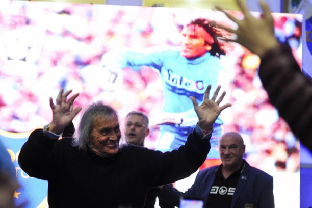 TUGA U FUDBALU! Preminuo legendarni golman poznat kao "ludak"!