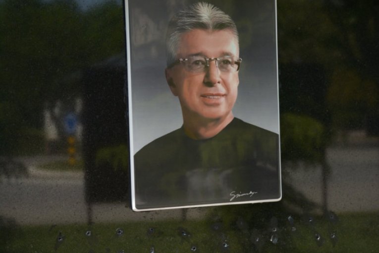 Spomenik Saše Popovića