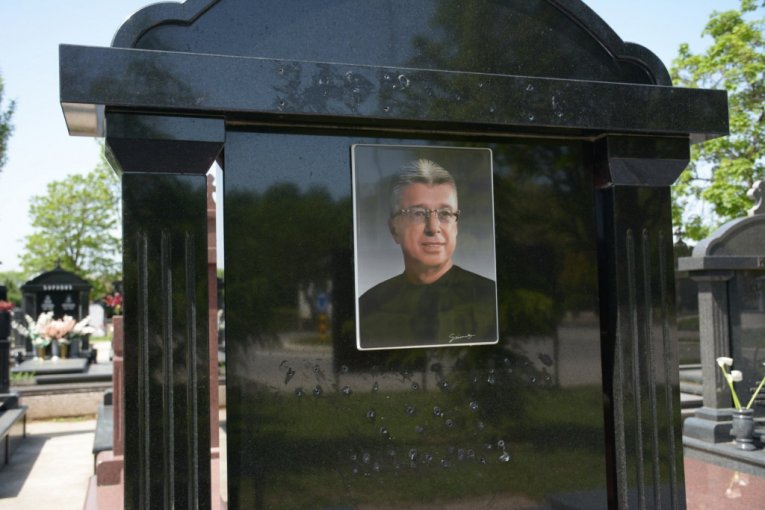 Spomenik Saše Popovića