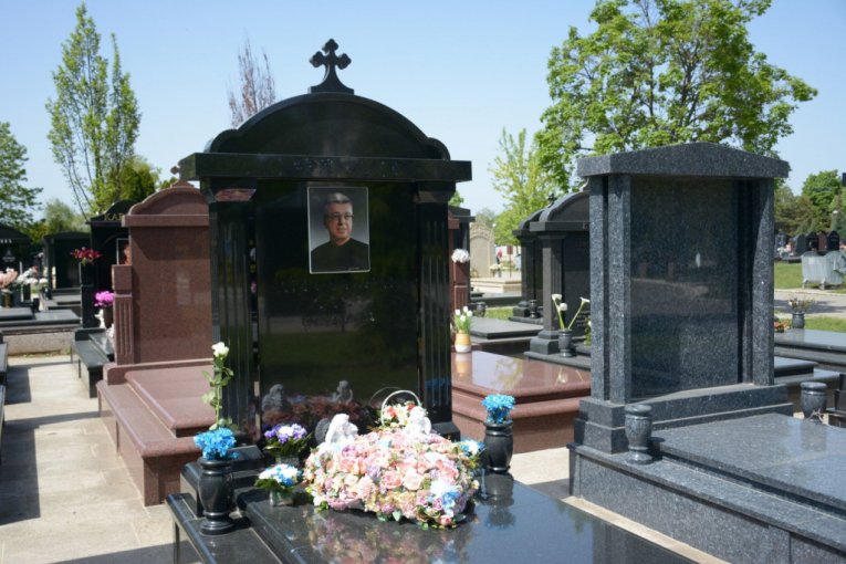 Spomenik Saše Popovića