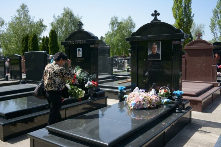 Grob Saše Popovića