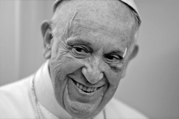 ŠOK! Oni su PROFITIRALI na smrti pape Franje!