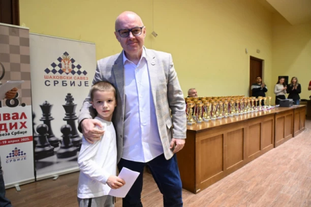 ŠAHOVSKA BAJKA NA OBALAMA PALIĆKOG JEZERA: Ovo su novi šampioni i veliki junak Milovan!
