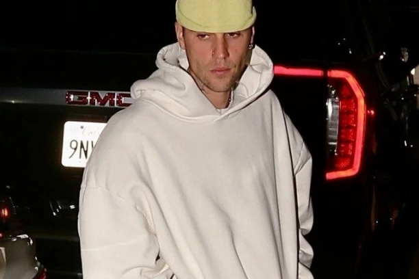 DŽASTIN BIBER POSTAJE BOGATIJI ZA MASNU CIFRU! Pevaču daju neverovatnu sumu novca!