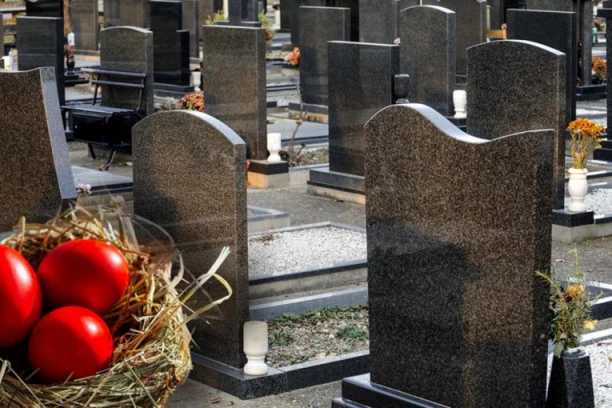 DA LI SE IDE NA GROBLJE ZA VASKRS: Sveštenik objasnio da li je ovo strogo zabranjeno u vaskršnjim danima