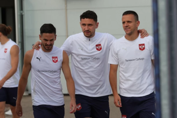 NIJE SAMO VELJKOVIĆ: Zvezda formira bedem pred golom - još jedan reprezentativac stiže na Marakanu?!