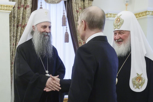 PATRIJARH PORFIRIJE U KREMLJU: Istorijski susret sa Vladimirom Putinom (FOTO/VIDEO)