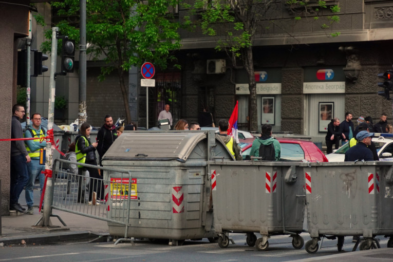 PETNAESTI DAN OPSADE RTS: Opasnost od požara i poplava je ozbiljna, blokaderi ne dozvoljavaju ulaz radnicima zaduženima za bezbednost objekta