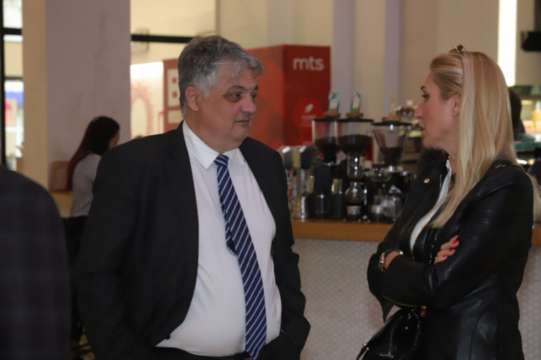 Vladimir Lučić, generalni direktor Telekoma Srbija i Jelena Drakulić, generalna direktorka Ringier Srbija