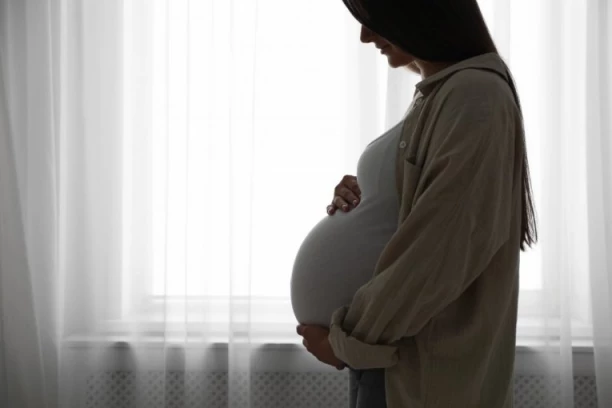 NEMA BEBA - NEMA PROIZVODNJE! Zbog rekordno malog broja rođenih beba, isplivavaju ozbiljno veliki problemi!