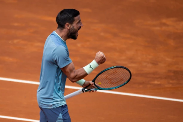 ŠAMARČINU ĆU MU ZVEKNUTI! Bosanac divljao na mastersu u Madridu!