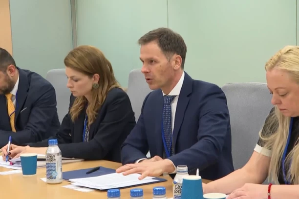 SRBIJA POSVEĆENA SARADNJI SA MMF! Siniša Mali se sastao sa Bo Lijem! (FOTO+VIDEO)