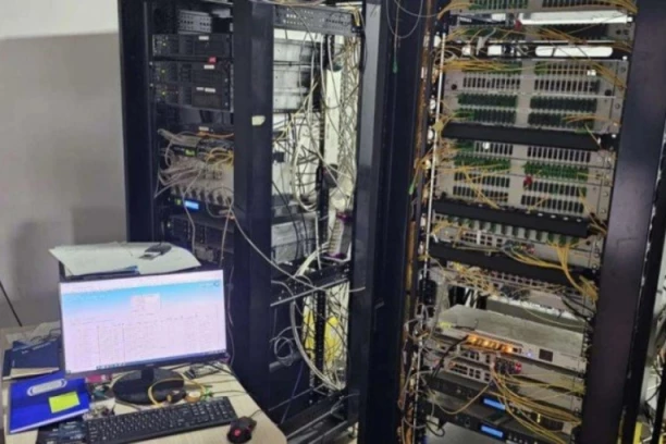 SPEKTAKULARNA AKCIJA POLICIJE! Uhapšeni ilegalni TV emiteri! (FOTO)