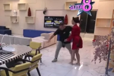 GASTOZ NASRNUO NA ANĐELU, ŠČEPAO JE SVOM SNAGOM! Počela da URLA na sav glas - scena koja je sve ŠOKIRALA!