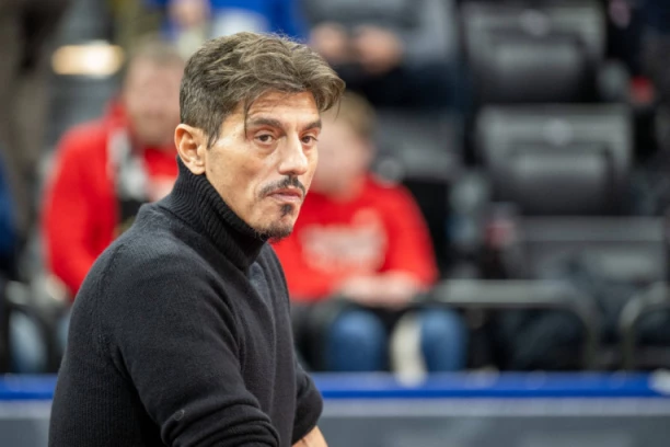 ŠTA JE TO JANAKOPULOS PODELIO NA SRPSKOM JEZIKU: VIP tretman za sudiju, rulet i kazino - skandal na pomolu!