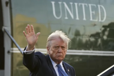 VLADIMIRE, NE MOŽE! Tramp se oglasio, obrnuo ćurak u vezi sa Ukrajinom, ne da ni pedalj teritorije