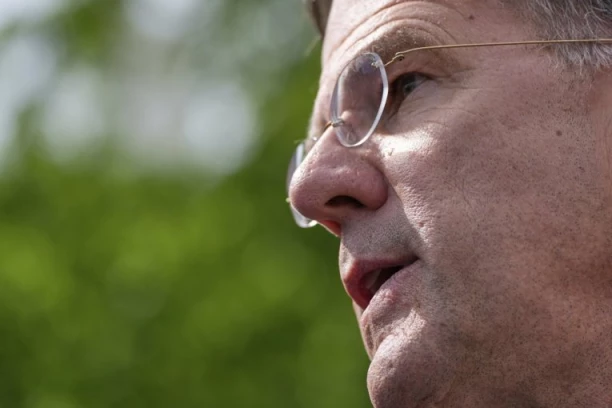 "DAJTE MU UDŽBENIK DA NAUČI ISTORIJU UKRAJINE": Medinski žestoko napao Rutea