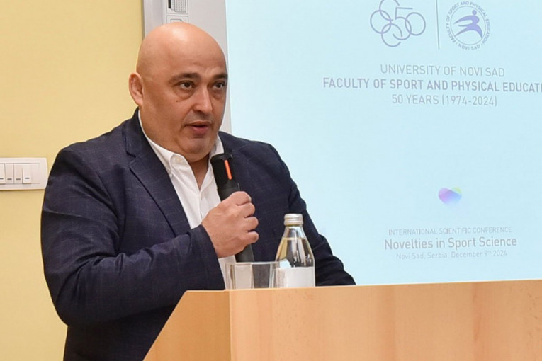 PATRIK DRID NA UDARU BLOKADERA! Ko je dekan koji je RAZBIO opstrukciju DIF-a u Novom Sadu! (VIDEO)