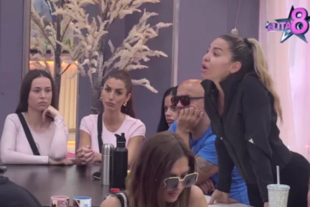 ŠTA SE OVO DEŠAVA U ELITI? Pljušte uvrede na sve strane, Aneli i Anđela ŽESTOKO ZARATILE sa Sanjom i Markom - Šimanovci se TRESU!
