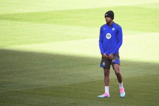 JAMAL SE UNIŠTIO PRED EL KLASIKO! Ne skida kapu, navijači zabrinuti! (VIDEO)